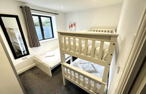 Maisy Lodge - Two Bed Lux Flat - Parking, Netflix, WIFI - Close to Blenheim Palace & Oxford - F2 - Photo 22