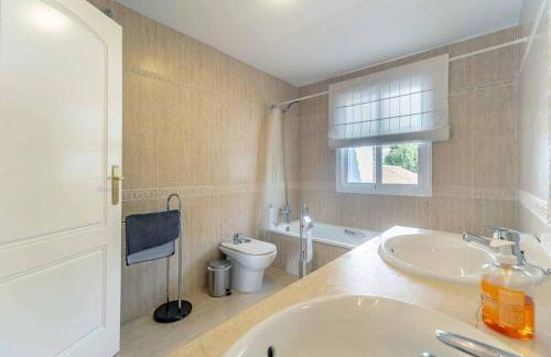 49-Exclusive Villa With Private Pool & Breathtaking Views in Mijas! - Photo 21