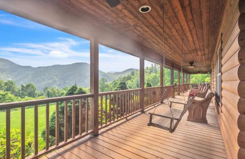 Cozy Mountain Retreat W/ Scenic Views 3 Bedroom Home by RedAwning - Photo 4