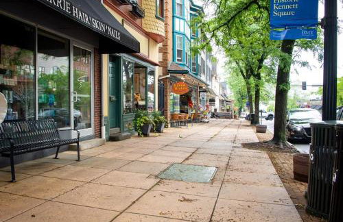 Luxury Loft in Historic Carriage House - Foto 18