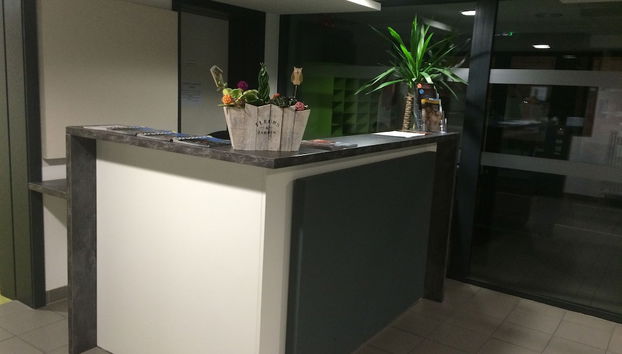 Mostrador de check-in y check-out