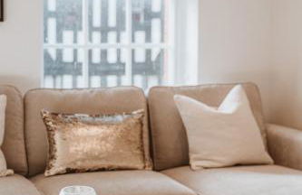 2 Bed Apartment Overlooking the Square Step Out to Shops & Dining - Foto 7