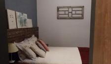 Suítes em casa centenária no centro de Socorro - Foto 2