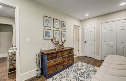 Cozy Riverside Villa - Walkable to Bars & Restaurants - Foto 19