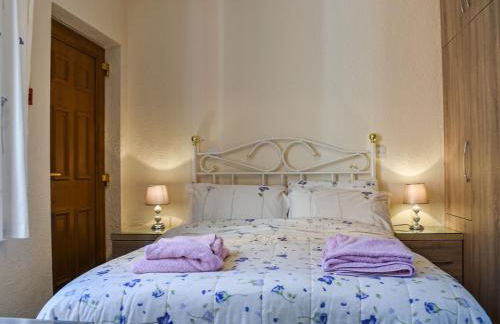 Whitby Apartment - Photo 9