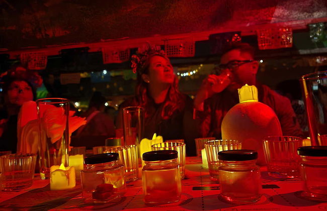 Tour del Día de Muertos por Xochimilco con cena - Foto 9