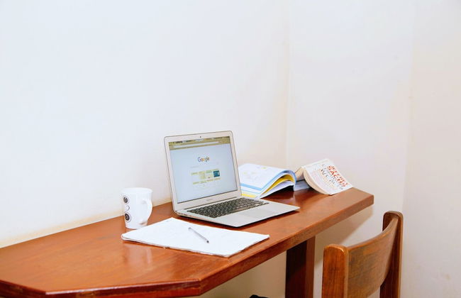 Lush Gardens Apartment 2 - Photo 11