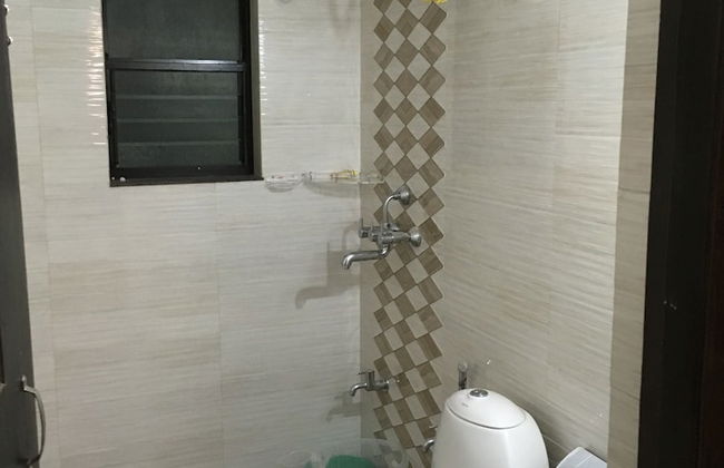 Monarch suites - Photo 31