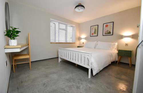 Modern Apartment Central Woodstock with Parking - Foto 1