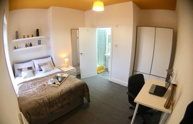 Townhouse @ 87 Walthall Street Crewe - Photo 1