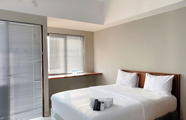 Homey and Minimalist Studio LRT City Jatibening Apartment - Photo 2