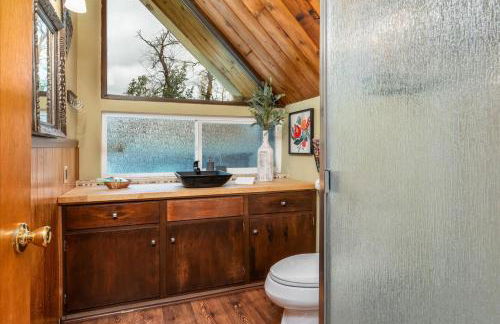 Bass Lake Chalet- A frame with hot tub/firepit - Foto 21