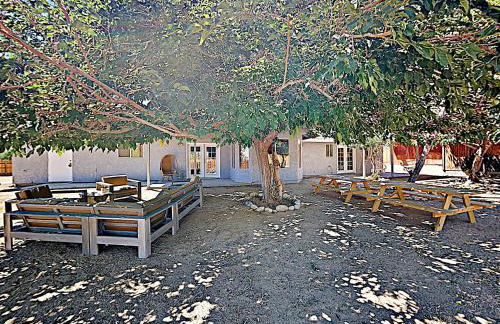 Rawhide Ranch - Walk to Pappy and Harriet's with Hot Tub! home - Foto 24