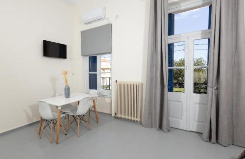 Enalios Apt #2- Spacious Flat in the Heart of Town - Foto 19