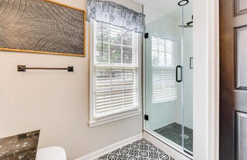 4 Mi to Airport: Atlanta Home w/ Deck & Hot Tub - Foto 17