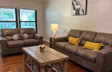 Comfy 3br/2ba steps away from Marian Day grounds - Foto 1