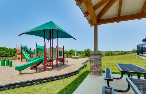 Frederick Townhome with Balcony, Close to Parks! - Foto 38