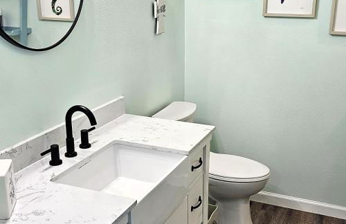 Summer's Little Bay Getaway - Photo 16