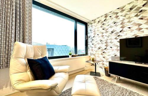 Sea View Ultra Modern 2 bedroom Apartment - 1 Min Walk to the Best Beach! - Great Location - FREE Parking - Fast WiFi - Smart TV - sleeps up to 4! Close to Purbeck, Corfe Castle, Sandbanks, Poole & Bournemouth - Foto 6