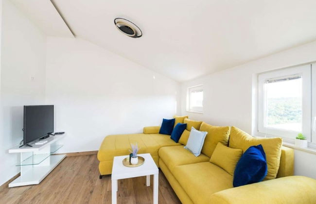 Apartments Mistral - Three Bedroom Apartment With Balcony and Shared Pool - Foto 1