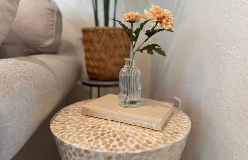 The Orange Blossom Suite Near UF Shands D-town - Photo 58