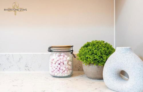 King Size Bed, City Centre, Long Stay Offers, Fast Wifi, Fully Equipped Kitchen, Dedicated Work Place - Foto 43