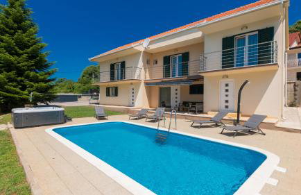Beautiful Villa Anatea with pool in Makarska - Foto 1