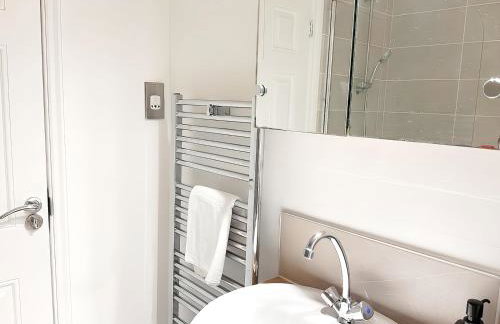2ndHomeStays- Bilston- Contractors Friendly Townhouse - Foto 10