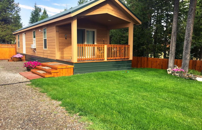 Lazy Duck Inn #30 The Lucky Duck House, a cozy 2-bedroom retreat 1 min from Yellowstone - Foto 1