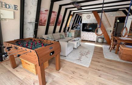 Gemütliches Ferienhaus in der Eifel mit Pool, Tennisplatz, Minigolf und nahem See - Foto 2