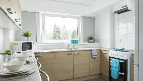 John Lester and Eddie Colman Courts in Salford - Foto 3