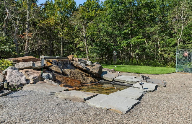 The Bigwood Cabin by Avantstay Hot Tub Firepit Pool Table Private Yard - Photo 69