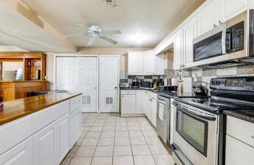 Pet-Friendly Lilburn Duplex with Patio and Grills! - Foto 13