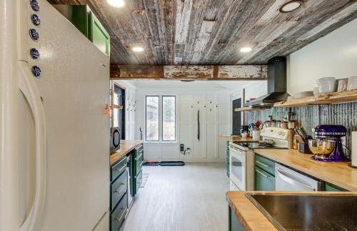 Waterfront Duluth Cabin with Deck and River View! - Foto 13