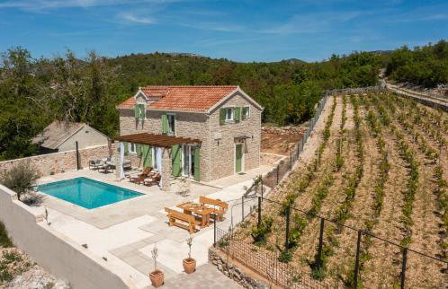 Villa Cavalleria Rusticana with heated pool and vineyard - Photo 13