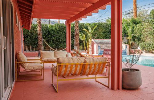 The Pink House - Palm Springs Gem with Private Pool & BBQ - Foto 2