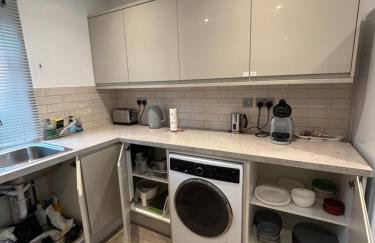 Modern Two-Bedroom House - Free Parking - Foto 12