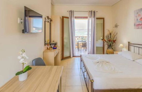 Aloustina Apartments - Photo 4