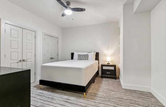 Modern Condos in California Building by Hosteeva - Foto 32