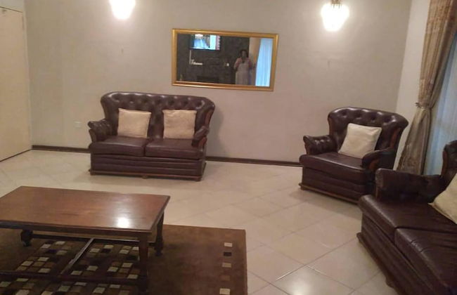 Charming 6-bed House With Swimming Pool in Harare - Foto 25
