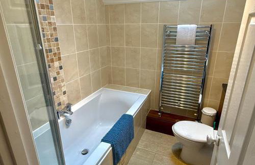 Big 6 bedroom house in Biddenham with 3 bathrooms - Foto 2