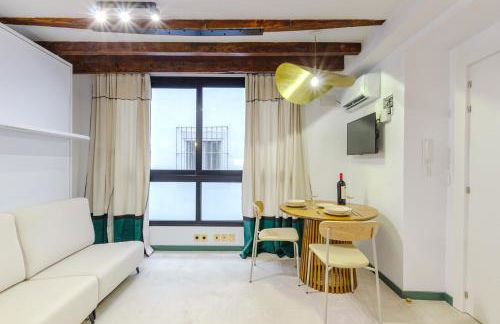 Refined and practical studio in historic center of Alicante - Photo 8