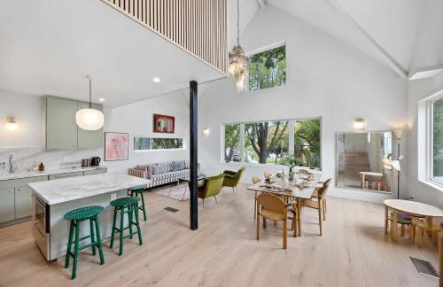 New Listing Hillside Villa by Colby & Conrad - Foto 6