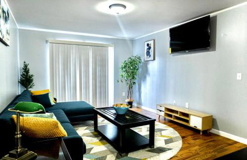 Urban Oasis Spacious 3BR 2BA Patio Near NYC EWR American Dream Mall - Photo 2