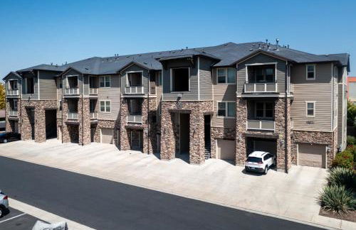 Bee Chic in SoJo w/hot tub+gym+local ski slopes - Foto 42