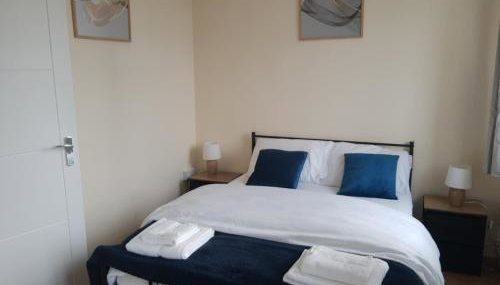 Vauxhall Central - Spacious 3-Bed Serviced Apartment- Balcony-Free Parking - Lift - Sleeps 7 - Foto 3