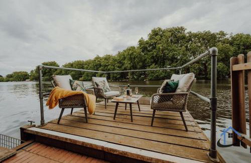 Unique Boathouse, detached free parking x4 cars - Foto 15