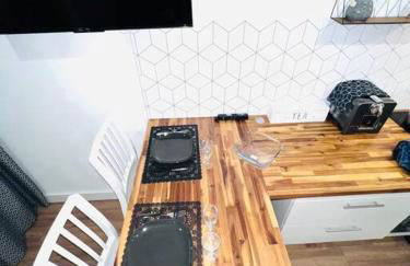 Joli studio une pièce entièrement rénové et équipé classé 2 étoiles - Foto 2