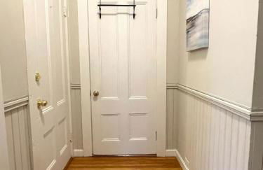 2 BR City Sanctuary - 5 Mins to Historical Salem! - Photo 17