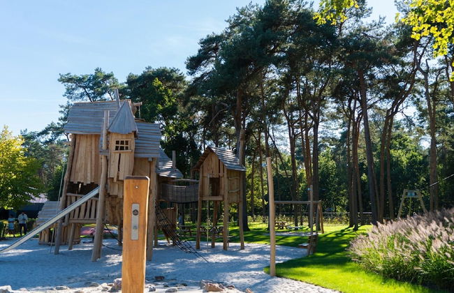 Chalet by Pond in Eindhoven Holiday Park - Photo 14